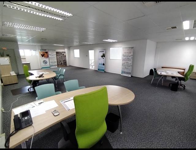 BUSINESS FOR SALE IN NEW TOWN CENTRE